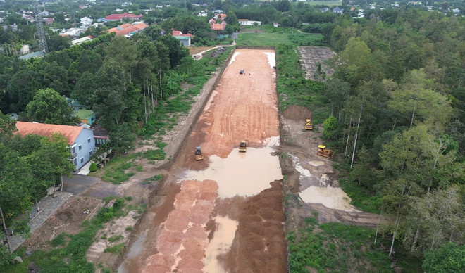 ttxvn_thi cong cao toc.jpg