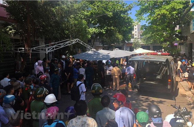 Cảnh báo hậu quả từ việc dựng rạp phục vụ hiếu, hỉ dưới lòng đường ảnh 1