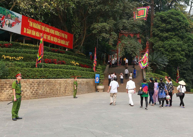 Nắng nóng xuất hiện ở nhiều nơi trong ngày đầu tiên dịp nghỉ lễ ảnh 1