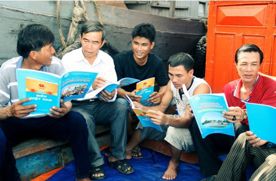 Ngư dân - cột mốc sống bảo vệ chủ quyền biển đảo Việt Nam ảnh 1