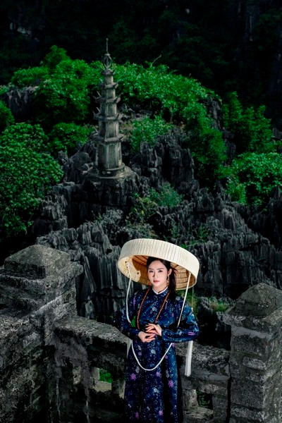 Vẻ đẹp trên đỉnh Hang Múa. (Ảnh: CTV/Vietnam+) z5374927524785_4f5388f3ff7b7fe1b0cb523af5da0bde.jpg