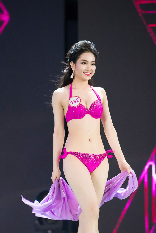 Vẻ đẹp cuốn hút của thí sinh Hoa hậu Việt Nam trong đêm chung kết ảnh 16