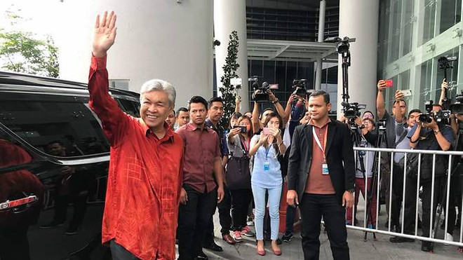 Vụ Quỹ 1MDB: Chủ tịch đảng đối lập UMNO tại Malaysia bị thẩm vấn ảnh 1