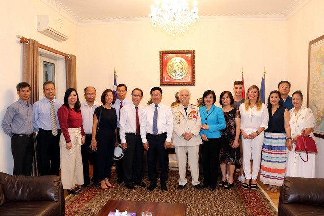 Phó Thủ tướng Phạm Bình Minh thăm Đại sứ quán Việt Nam tại Hy Lạp ảnh 1