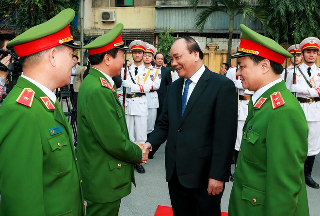 Thủ tướng kiểm tra công tác sẵn sàng chiến đấu của cảnh sát cơ động ảnh 1