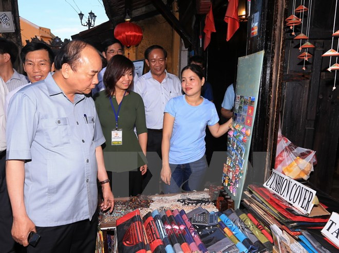 Xử lý ngay vướng mắc, tạo mọi thuận lợi cho phát triển du lịch ảnh 1