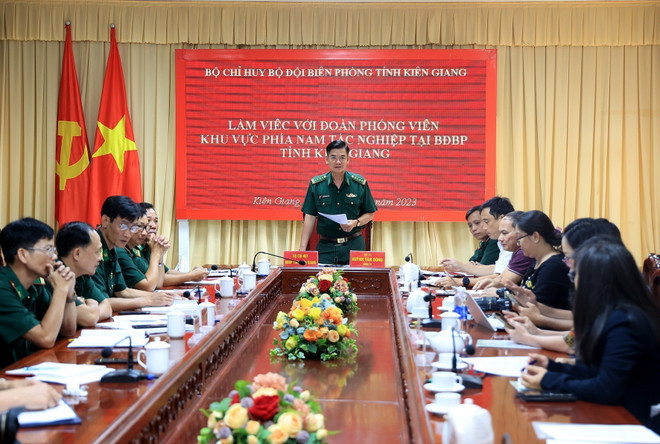 Người lính 'quân hàm xanh' vững vàng nơi tiền đồn Tây Nam ảnh 2