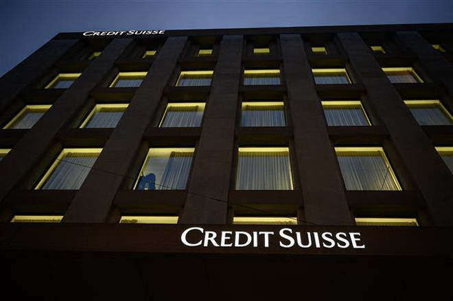 Cổ phiếu Credit Suisse lao dốc gần 62% sau vụ thâu tóm của UBS ảnh 1