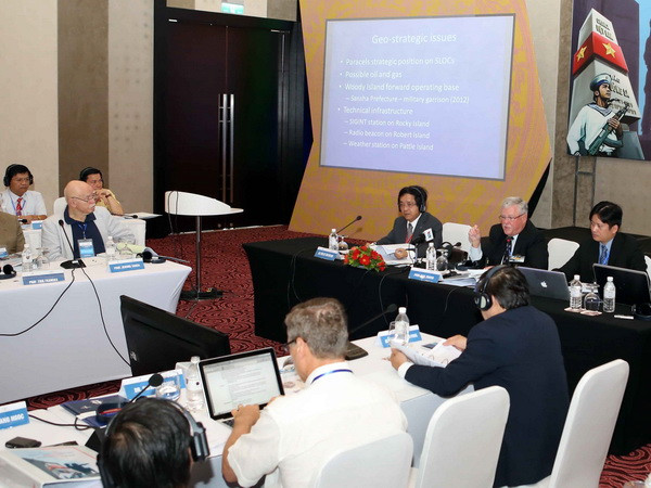 Học giả quốc tế: Trung Quốc tạo căng thẳng nguy hiểm tại khu vực ảnh 1