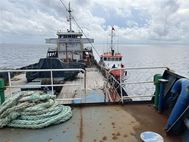 TP.HCM: Phát hiện tàu chở hơn 100m3 dầu không có hóa đơn, chứng từ ảnh 1