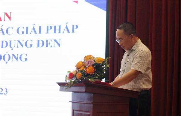 Ông Nguyễn Đình Đức - Phó Tổng Giám đốc HD SAISON phát biểu tại Hội nghị tập huấn, đánh giá kết quả thực hiện các giải pháp phòng ngừa, ngăn chặn tín dụng đen trong công nhân do Tổng Liên đoàn Lao động Việt Nam tổ chức. HD SAISON.png