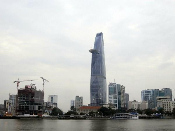Một góc Thành phố Hồ Chí Minh. (Ảnh: Hoàng Hải/TTXVN) Vì sao TP.HCM chưa lọt vào bảng xếp hạng trung tâm tài chính khu vực? ảnh 2