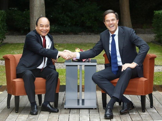 Thủ tướng Nguyễn Xuân Phúc hội đàm với Thủ tướng Mark Rutte trong chuyến thăm chính thức Vương quốc Hà Lan, chiều 10/7/2017, tại thành phố La Haye. (Ảnh: Thống Nhất/TTXVN) Mở rộng, làm sâu sắc hơn nữa mối quan hệ hợp tác Việt Nam-Hà Lan ảnh 2