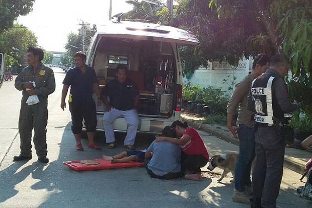 Bé 3 tuổi thiệt mạng vì bị bỏ quên trong chiếc xe hơi nóng hầm hập ảnh 1