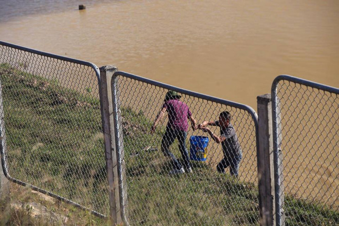 Xe tải bốc cháy ngùn ngụt trên đường cao tốc Hà Nội-Thái Nguyên ảnh 4