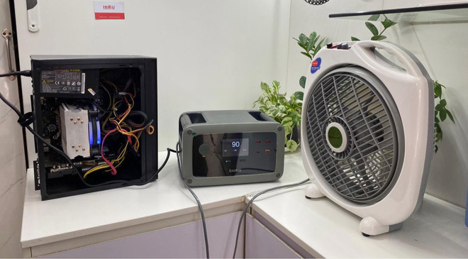 Nắng nóng, thiết bị trạm tích điện dự phòng 'nở rộ' trên các chợ mạng ảnh 1