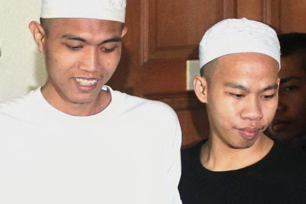 Malaysia phạt tù hai kẻ ném lựu đạn làm 8 người bị thương ảnh 1