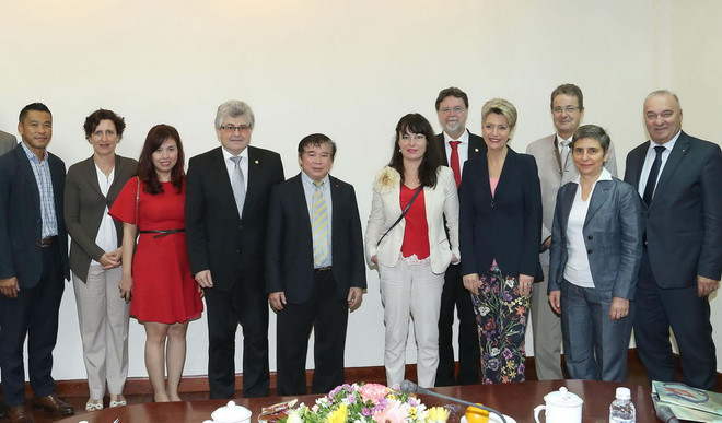 Việt Nam-Thụy Sĩ chia sẻ thông tin về hợp tác giáo dục-đào tạo ảnh 1