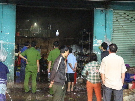 Bình Dương: Cháy kiốt làm một người chết, ba người bị bỏng nặng ảnh 1