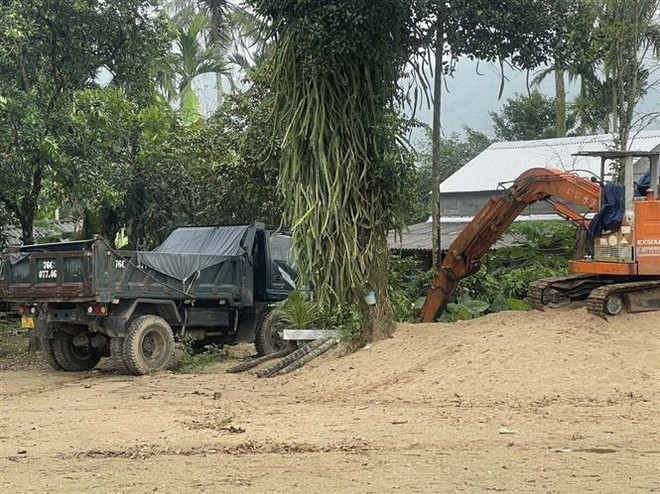 Quảng Ngãi: Làm rõ việc khai thác cát trái phép tại huyện Ba Tơ ảnh 2