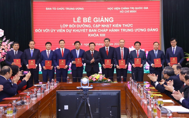 Bế giảng Lớp bồi dưỡng Ủy viên dự khuyết Ban Chấp hành Trung ương Đảng ảnh 3