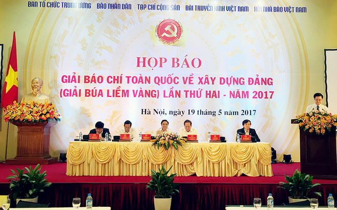 Phối hợp chặt chẽ với báo chí tuyên truyền về công tác xây dựng Đảng ảnh 1