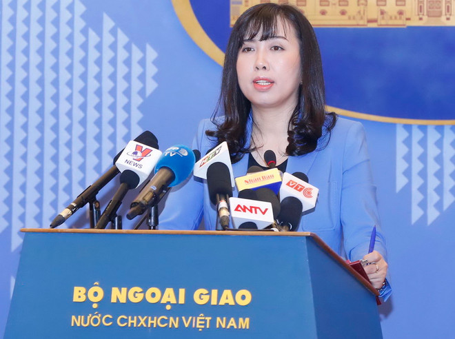 Người Phát ngôn Bộ Ngoại giao Lê Thị Thu Hằng trả lời các câu hỏi của phóng viên trong nước và quốc tế. (Ảnh: Doãn Tấn/TTXVN) Tước quốc tịch ông Phạm Minh Hoàng theo đúng luật pháp Việt Nam ảnh 1