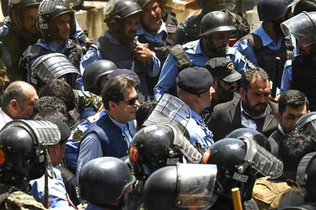 Bạo loan ở Pakistan: Sa thải 3 sỹ quan quân đội cấp cao ảnh 1