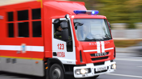 Nga: Bồn chứa nhiên liệu tại kho dầu bốc cháy gây hỏa hoạn lớn ảnh 1