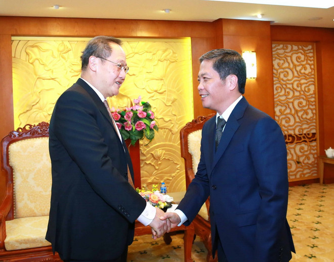 Hợp tác kinh tế là điểm sáng trong quan hệ giữa Việt Nam và Singapore ảnh 1