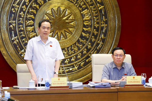 Chủ tịch Quốc hội Vương Đình Huệ: Xây dựng pháp luật từ sớm, từ xa ảnh 2