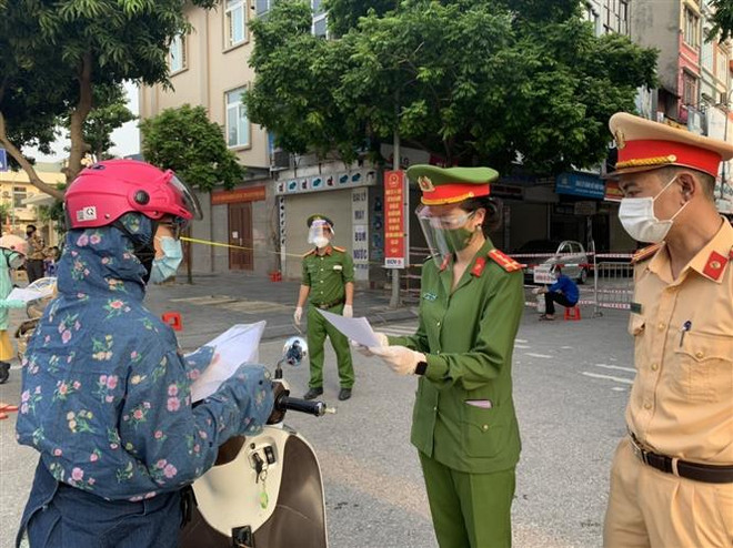 24 giờ qua, Hà Nội xử lý 887 trường hợp vi phạm quy định phòng dịch ảnh 1