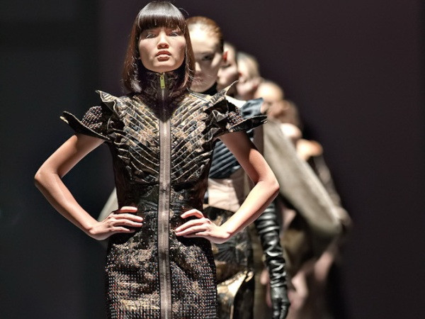 Chà Mi mở màn một show ở Paris Fashion Week 2014 ảnh 1