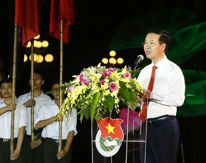 Ủy viên Bộ Chính trị, Bí thư Trung ương Đảng, Trưởng Ban Tuyên giáo Trung ương Võ Văn Thưởng phát biểu chỉ đạo tại chương trình. (Ảnh: Văn Điệp/TTXVN) Tuyên dương 50 công trình thanh niên tiêu biểu làm theo lời Bác ảnh 1