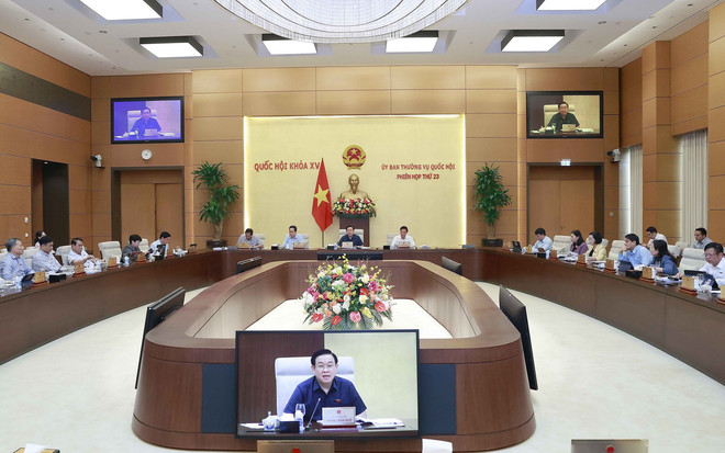 Ủy ban Thường vụ Quốc hội cho ý kiến về việc lấy phiếu tín nhiệm ảnh 1