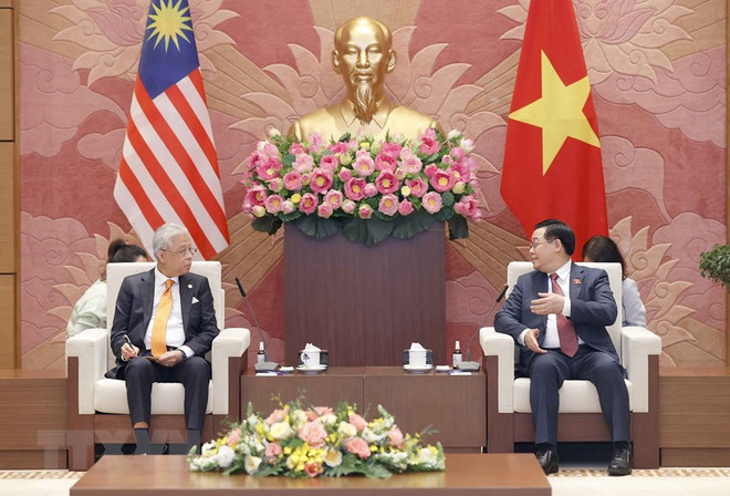 Chủ tịch Quốc hội Vương Đình Huệ tiếp Thủ tướng Malaysia Dato’ Sri Ismail Sabri bin Yaakob. (Ảnh: Doãn Tấn/TTXVN) Tăng cường trao đổi kinh nghiệm lập pháp giữa Việt Nam và Malaysia ảnh 1