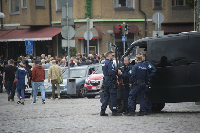 Phần Lan nghi ngờ danh tính của nghi phạm vụ tấn công bằng dao ảnh 1