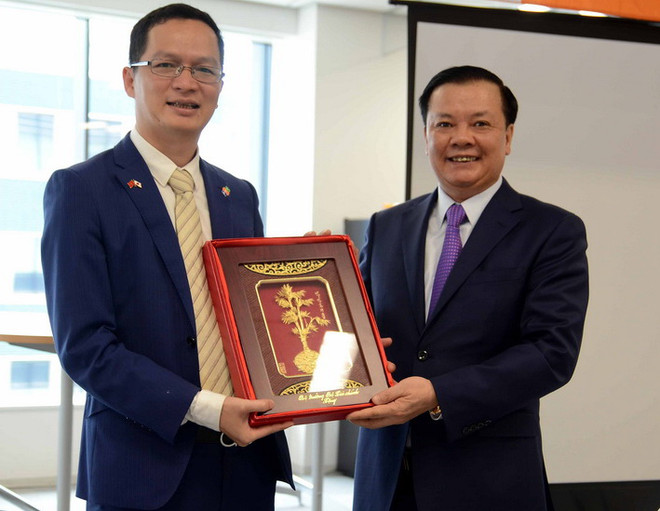 Bộ trưởng Tài chính Đinh Tiến Dũng thăm Công ty FPT Nhật Bản ảnh 1