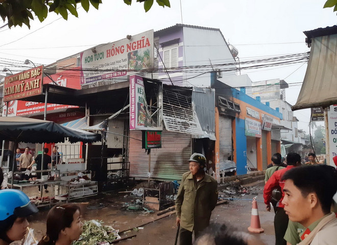 Cửa hàng hoa bất ngờ bốc cháy trong đêm, 2 người chết ngạt ảnh 1