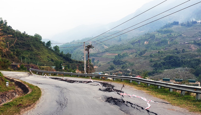 Lào Cai: Sụt lún nghiêm trọng trên Tỉnh lộ 152 thuộc thị xã Sa Pa ảnh 1