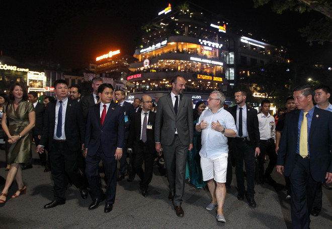 Thủ tướng Pháp kết thúc tốt đẹp chuyến thăm chính thức Việt Nam ảnh 1