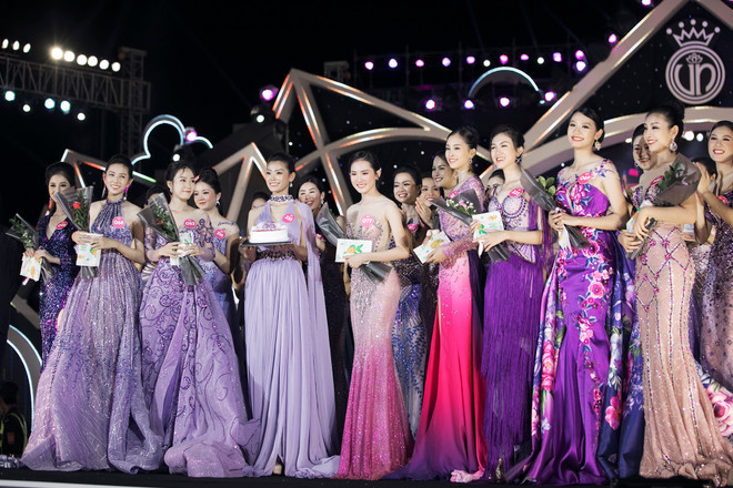 Thí sinh Hoa hậu Việt Nam lộng lẫy trong những thiết kế dạ hội ảnh 29