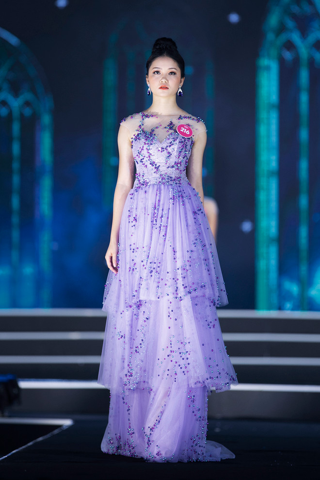 Thí sinh Hoa hậu Việt Nam lộng lẫy trong những thiết kế dạ hội ảnh 24