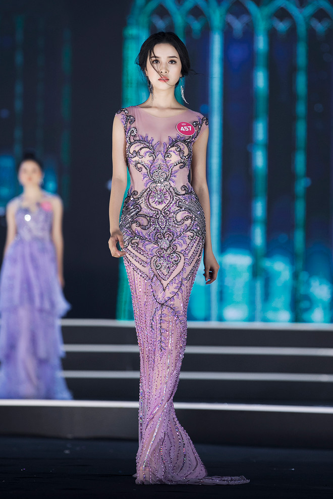 Thí sinh Hoa hậu Việt Nam lộng lẫy trong những thiết kế dạ hội ảnh 23