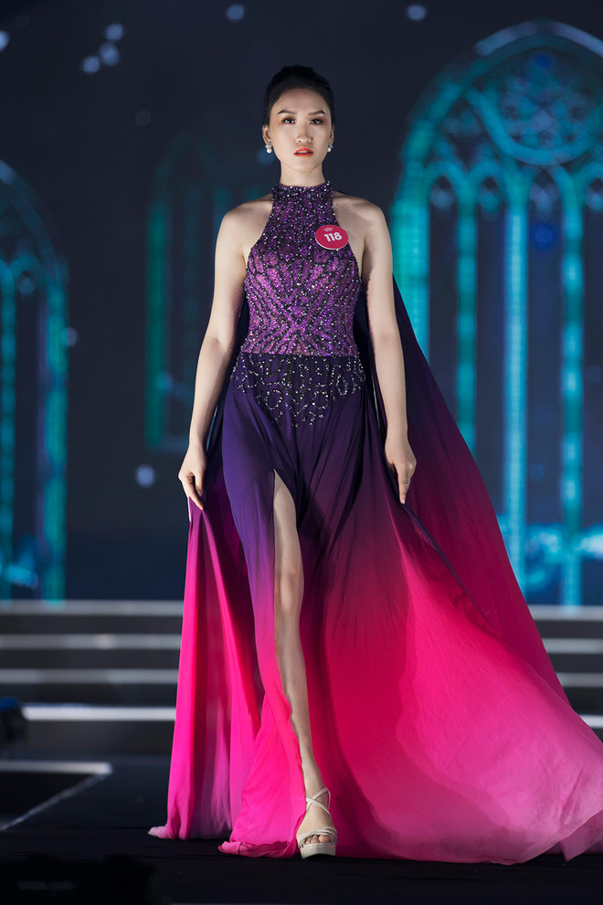 Thí sinh Hoa hậu Việt Nam lộng lẫy trong những thiết kế dạ hội ảnh 27