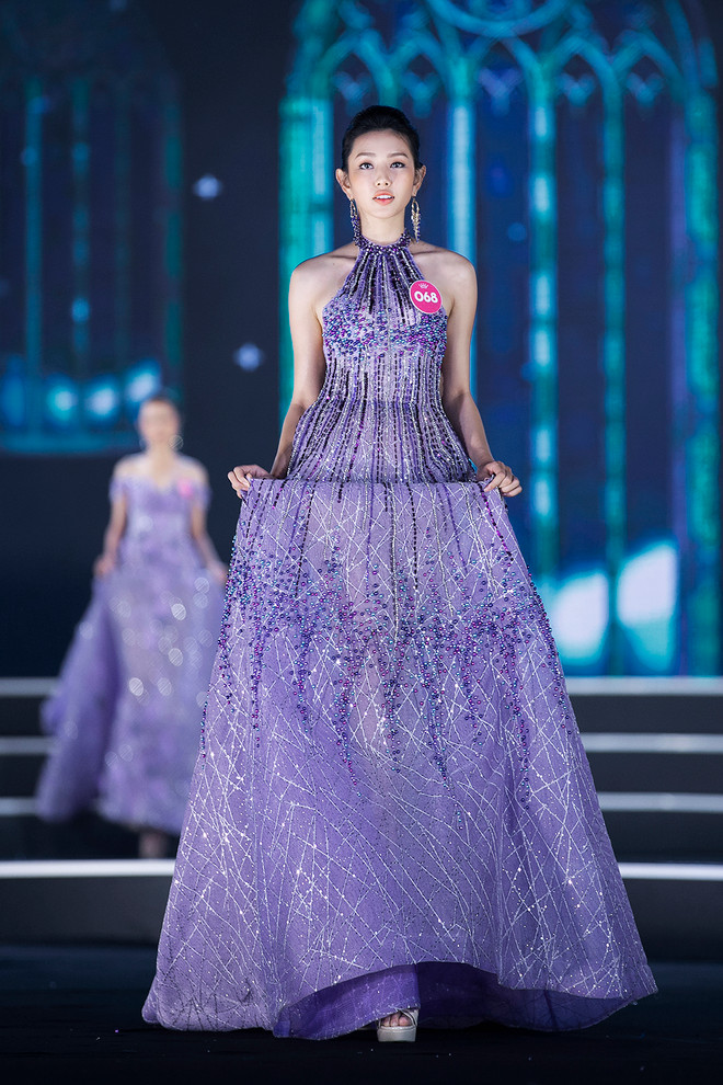 Thí sinh Hoa hậu Việt Nam lộng lẫy trong những thiết kế dạ hội ảnh 26
