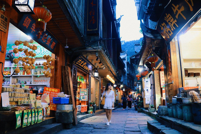 Những cổ trấn ngàn năm ở Trung Quốc: Lạc vào cõi tiên cảnh nơi hạ giới ảnh 4