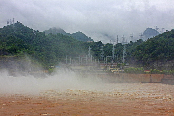 Đảm bảo an toàn hạ du khi tiến hành xả lũ các hồ Sơn La, Hòa Bình ảnh 1