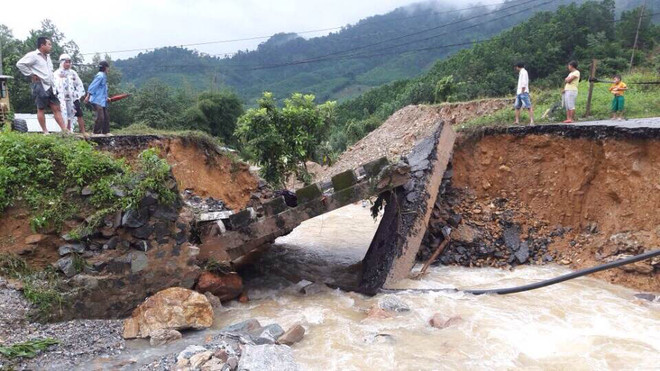 Quảng Nam: Nam Trà My gián đoạn giao thông nhiều ngày liên tiếp ảnh 1