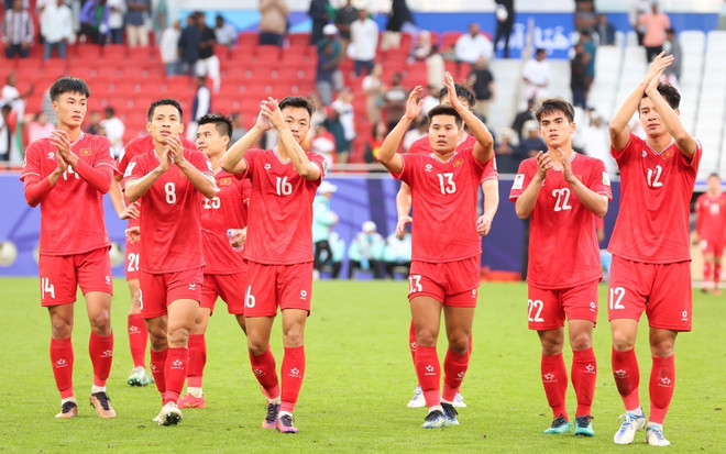 Quãng thời gian thi đấu thường xuyên cùng những đàn anh trên Đội tuyển Quốc gia được kỳ vọng sẽ giúp các cầu thủ trẻ có thêm kinh nghiệm trước khi bước vào giải đấu trên đất Qatar. (Ảnh: TTXVN) vna-potal-cdv-viet-nam-hai-long-ve-man-trinh-dien-cua-doi-tuyen-viet-nam-truoc-nhat-ban-7179043-5860.jpg